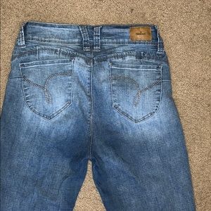 YMI Wanna betta butt jeans size 9/29 mid rise